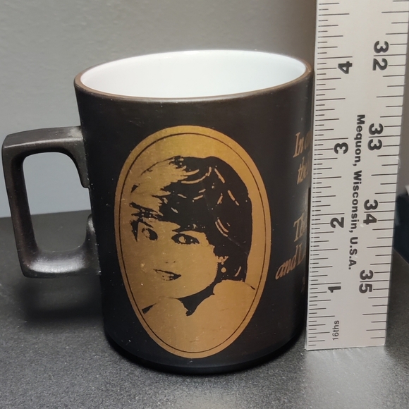 Vintage Commemorative Black Mug Princess Diana - Picture 9 of 9
